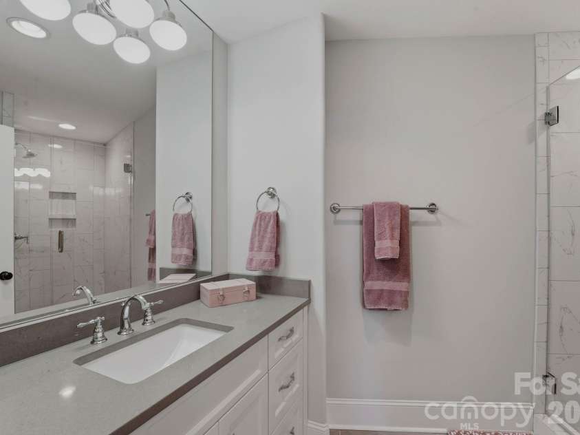 812 Ideal Way, Charlotte, NC 28203.  MLS# CAR4389056, YatesRealty ID 33380. Guest bedroom.