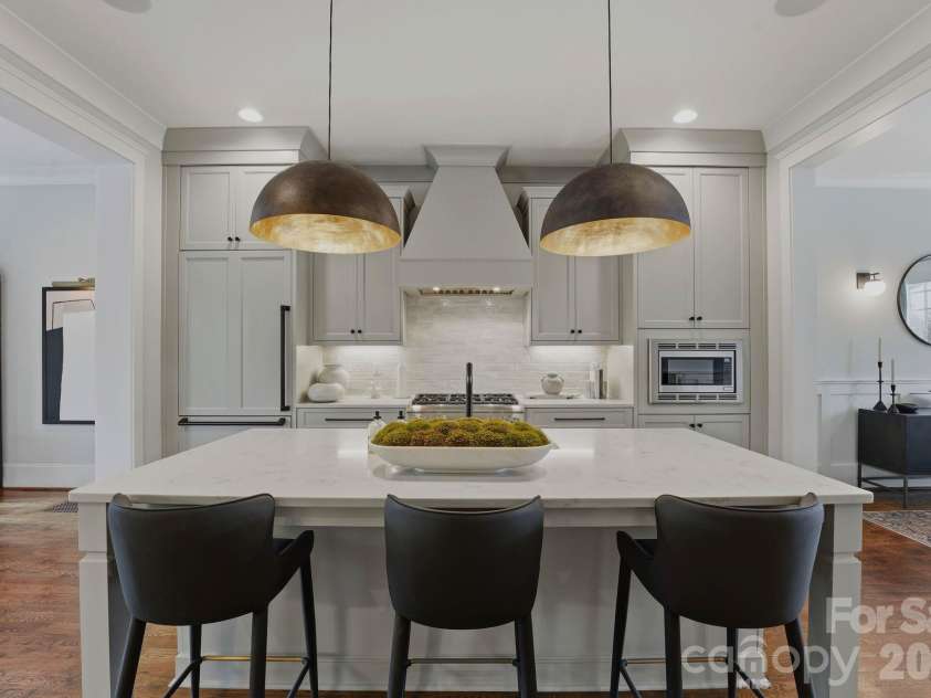 812 Ideal Way, Charlotte, NC 28203.  MLS# CAR4389056, YatesRealty ID 33380. Kitchen.