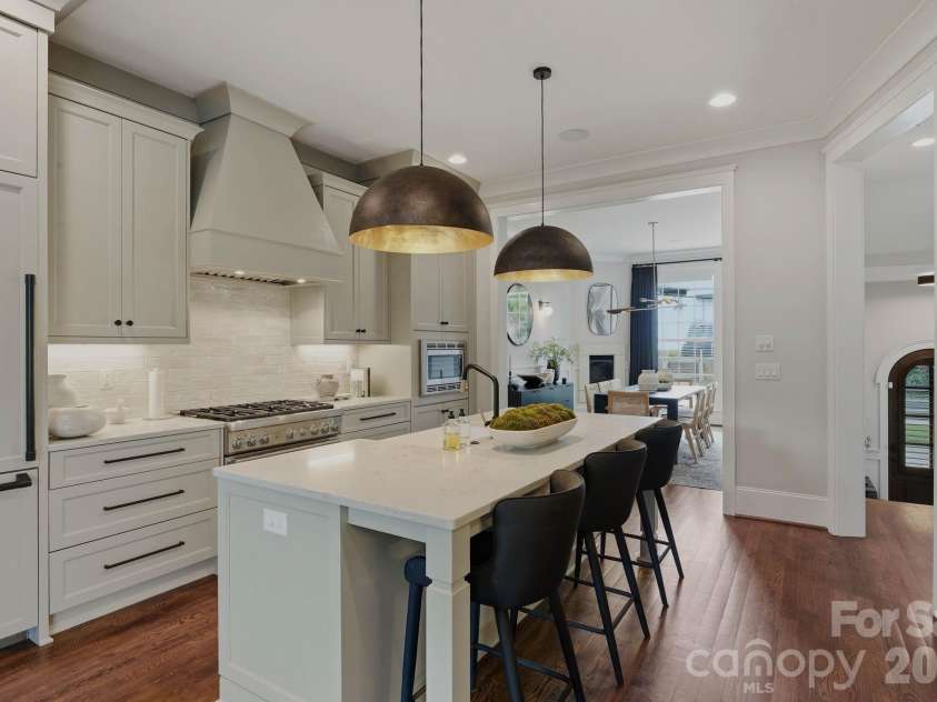 812 Ideal Way, Charlotte, NC 28203.  MLS# CAR4389056, YatesRealty ID 33380. Kitchen.