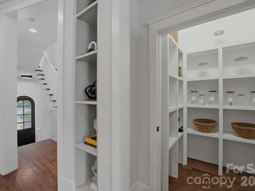812 Ideal Way, Charlotte, NC 28203.  MLS# CAR4389056, YatesRealty ID 33380. Kitchen pantry.