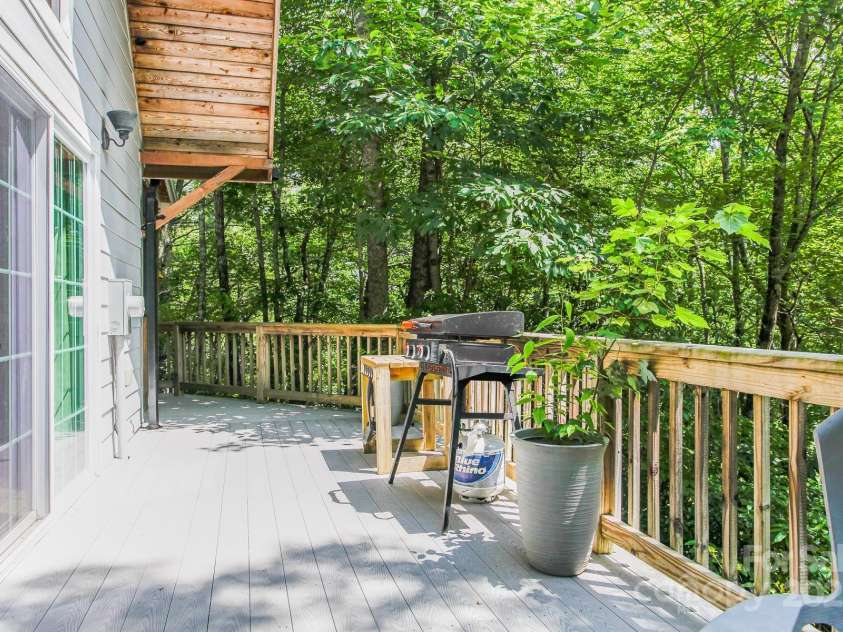 292 Wolf Creek Heights, Almond, NC 28702.  MLS# CAR4291020, YatesRealty ID 33381. 