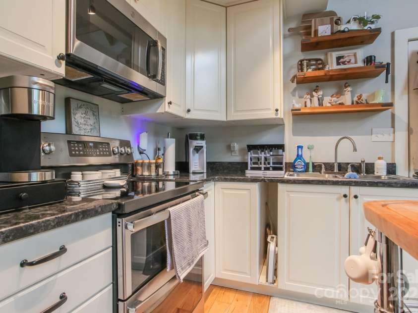 292 Wolf Creek Heights, Almond, NC 28702.  MLS# CAR4291020, YatesRealty ID 33381. 