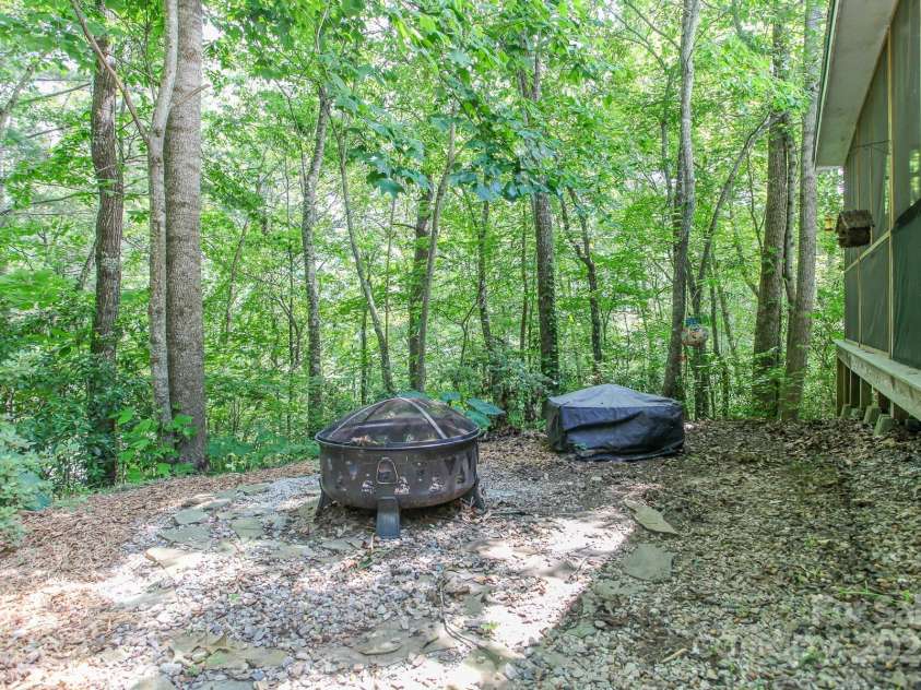 292 Wolf Creek Heights, Almond, NC 28702.  MLS# CAR4291020, YatesRealty ID 33381. 