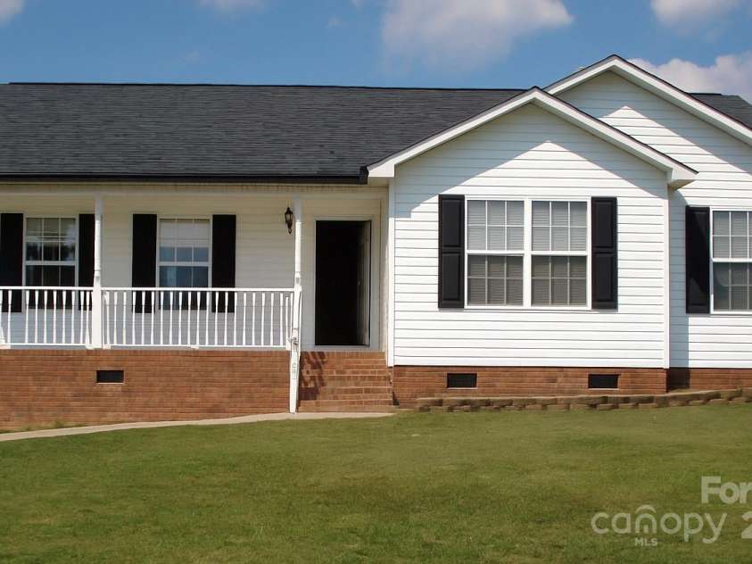 4016 Brandon Lee Court, Rock Hill, SC 29730.  MLS# CAR4288196, YatesRealty ID 33384. 