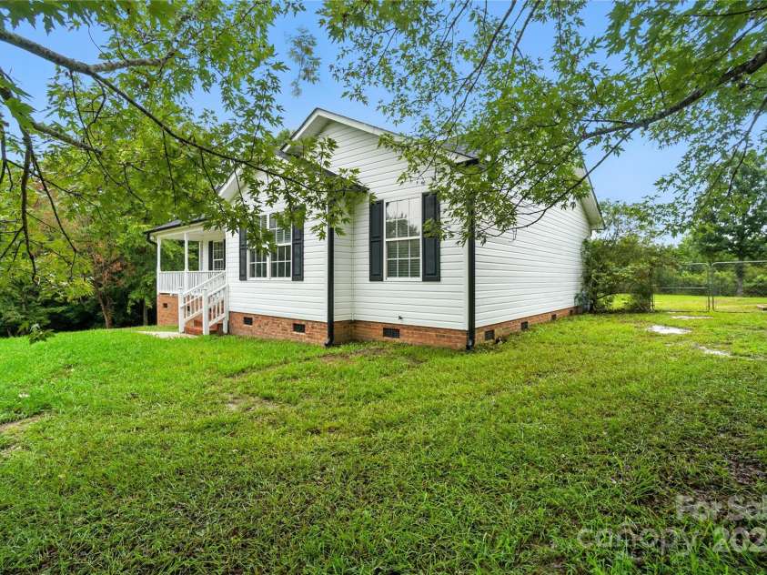 4016 Brandon Lee Court, Rock Hill, SC 29730.  MLS# CAR4288196, YatesRealty ID 33384. 