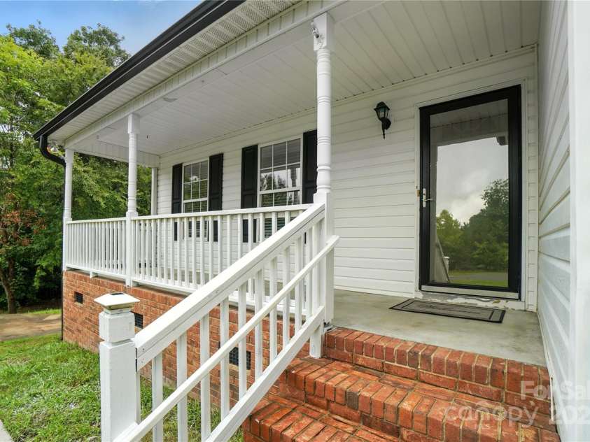 4016 Brandon Lee Court, Rock Hill, SC 29730.  MLS# CAR4288196, YatesRealty ID 33384. 