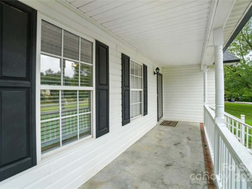 4016 Brandon Lee Court, Rock Hill, SC 29730.  MLS# CAR4288196, YatesRealty ID 33384. 