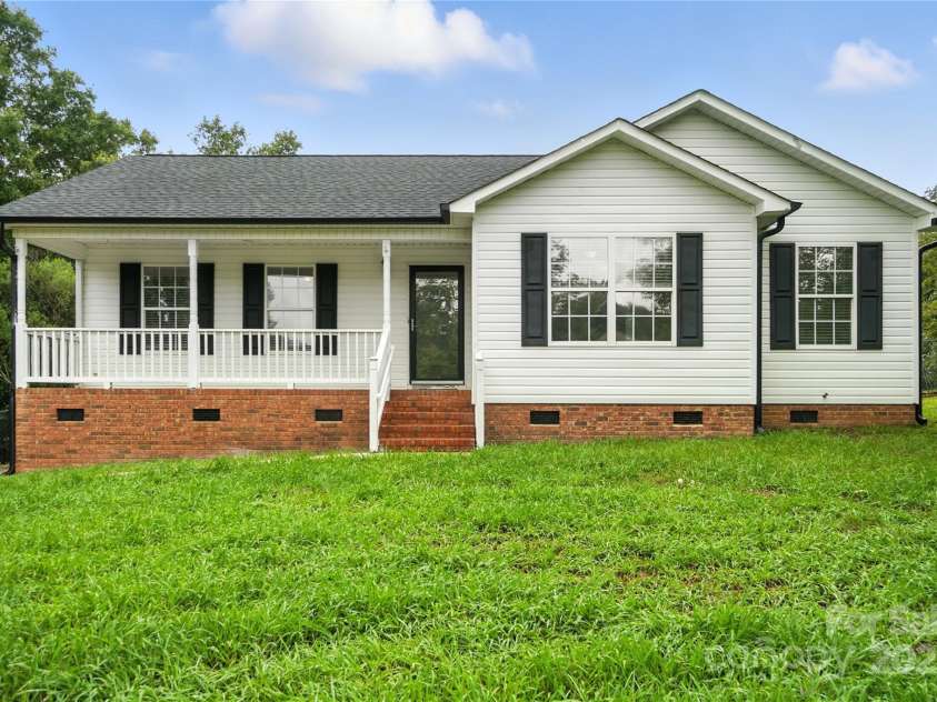 4016 Brandon Lee Court, Rock Hill, SC 29730.  MLS# CAR4288196, YatesRealty ID 33384. 