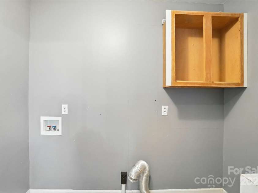 4016 Brandon Lee Court, Rock Hill, SC 29730.  MLS# CAR4288196, YatesRealty ID 33384. Laundry area