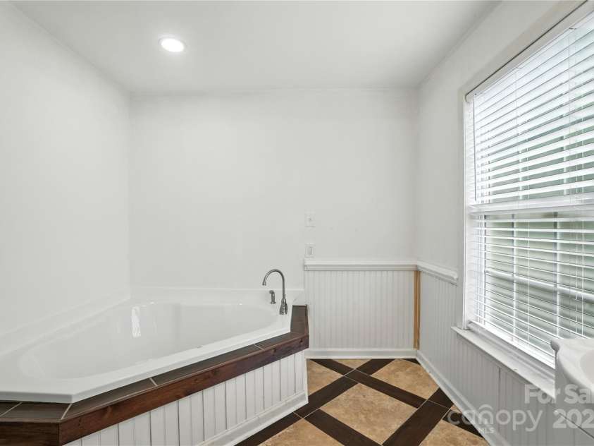 4016 Brandon Lee Court, Rock Hill, SC 29730.  MLS# CAR4288196, YatesRealty ID 33384. Master bath