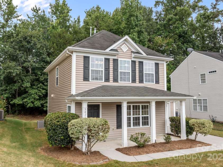 3425 Market View Drive, Davidson, NC 28036.  MLS# CAR4286700, YatesRealty ID 33385. 