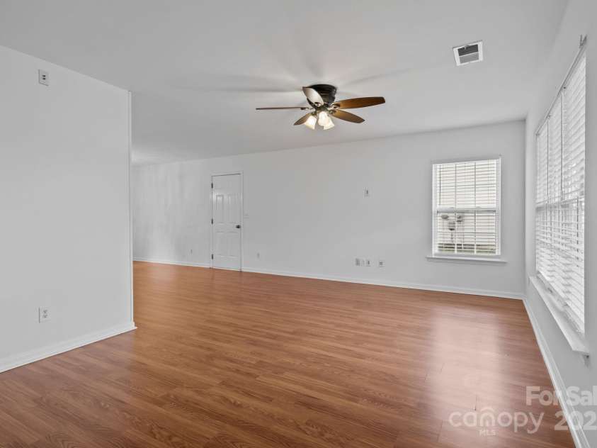 3425 Market View Drive, Davidson, NC 28036.  MLS# CAR4286700, YatesRealty ID 33385. 