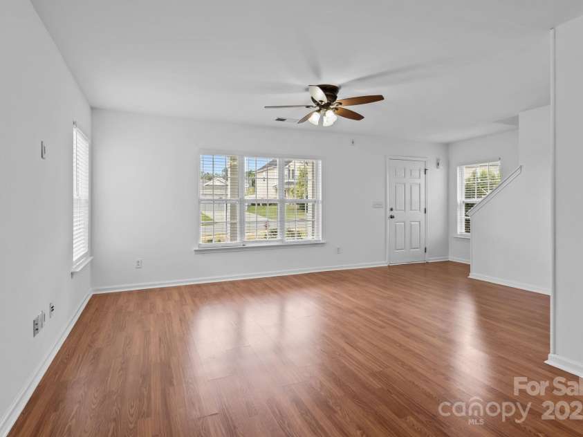 3425 Market View Drive, Davidson, NC 28036.  MLS# CAR4286700, YatesRealty ID 33385. 