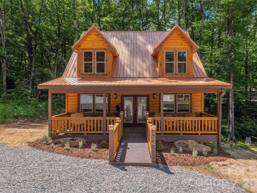 484 Twinbrook Lane, Maggie Valley, NC 28751.  MLS# CAR4392864, YatesRealty ID 33385. 