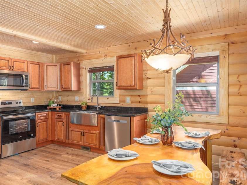 484 Twinbrook Lane, Maggie Valley, NC 28751.  MLS# CAR4392864, YatesRealty ID 33385. 