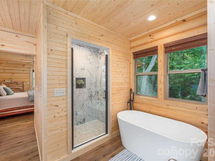 484 Twinbrook Lane, Maggie Valley, NC 28751.  MLS# CAR4392864, YatesRealty ID 33385. 