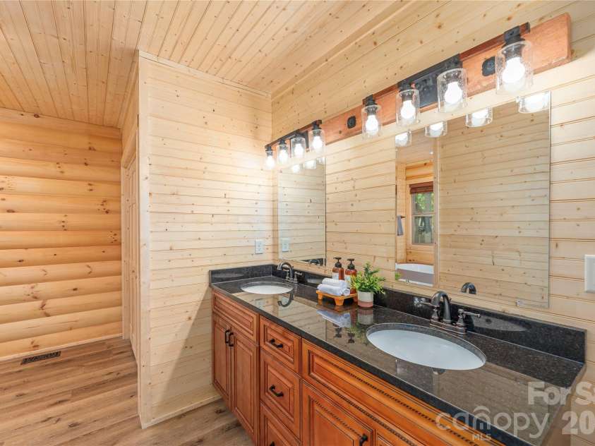 484 Twinbrook Lane, Maggie Valley, NC 28751.  MLS# CAR4392864, YatesRealty ID 33385. 