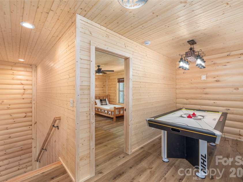 484 Twinbrook Lane, Maggie Valley, NC 28751.  MLS# CAR4392864, YatesRealty ID 33385. 