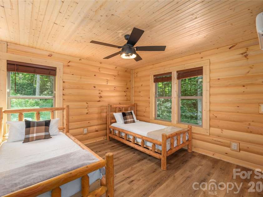 484 Twinbrook Lane, Maggie Valley, NC 28751.  MLS# CAR4392864, YatesRealty ID 33385. 