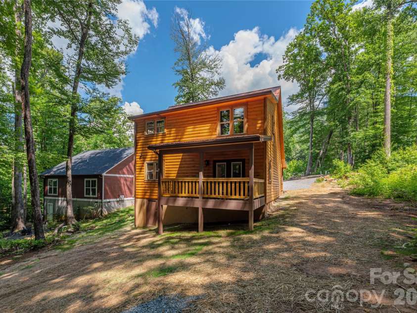 484 Twinbrook Lane, Maggie Valley, NC 28751.  MLS# CAR4392864, YatesRealty ID 33385. 