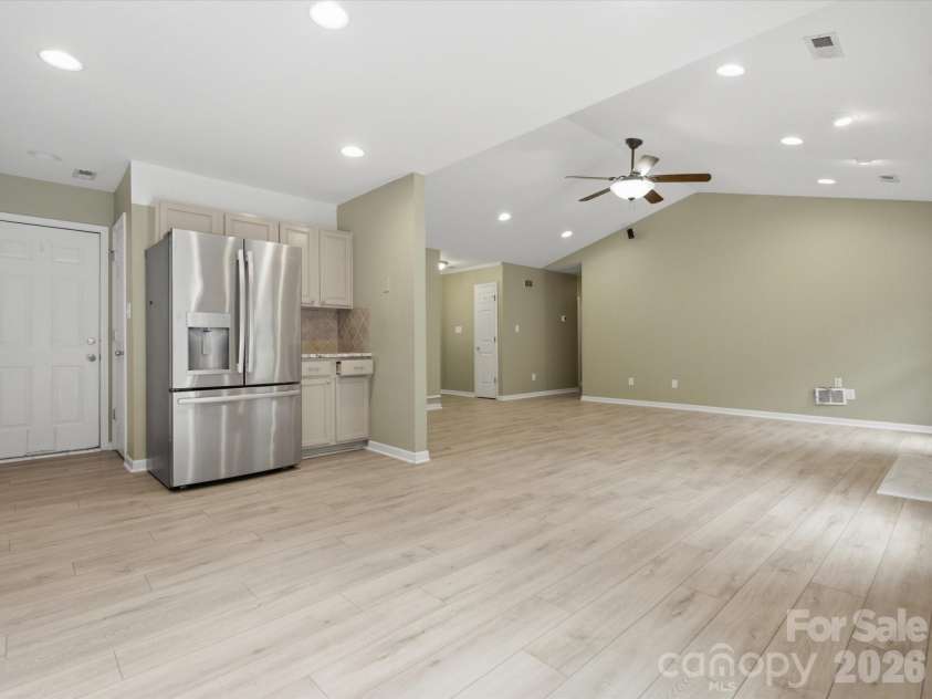 1102 Slate Ridge Road, Matthews, NC 28104.  MLS# CAR4394373, YatesRealty ID 33386. 