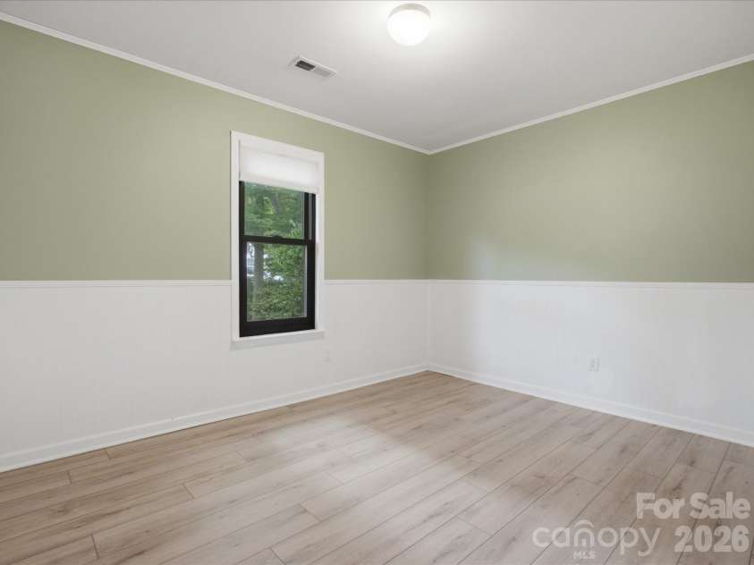1102 Slate Ridge Road, Matthews, NC 28104.  MLS# CAR4394373, YatesRealty ID 33386. 
