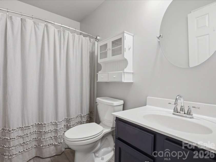 1102 Slate Ridge Road, Matthews, NC 28104.  MLS# CAR4394373, YatesRealty ID 33386. 