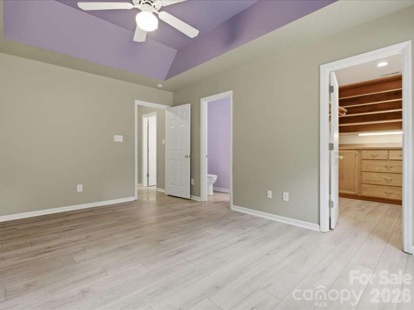 1102 Slate Ridge Road, Matthews, NC 28104.  MLS# CAR4394373, YatesRealty ID 33386. 