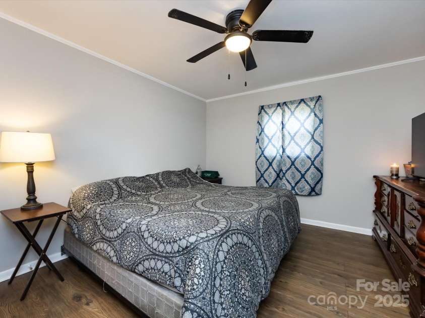 607 Old Mountain Road, Statesville, NC 28677.  MLS# CAR4287096, YatesRealty ID 33386. 