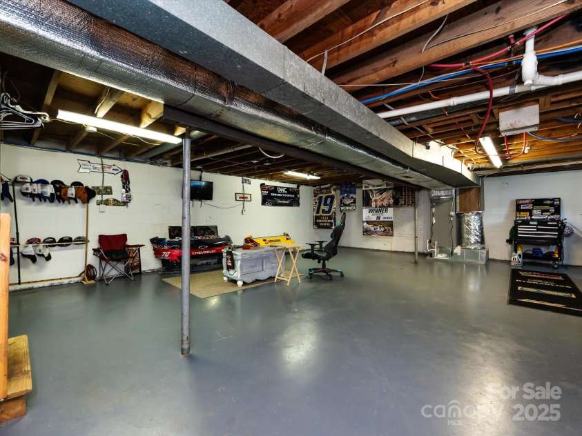 607 Old Mountain Road, Statesville, NC 28677.  MLS# CAR4287096, YatesRealty ID 33386. 