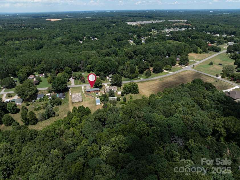 607 Old Mountain Road, Statesville, NC 28677.  MLS# CAR4287096, YatesRealty ID 33386. 