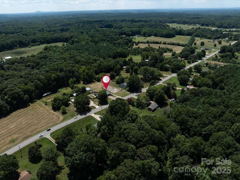 607 Old Mountain Road, Statesville, NC 28677.  MLS# CAR4287096, YatesRealty ID 33386. 
