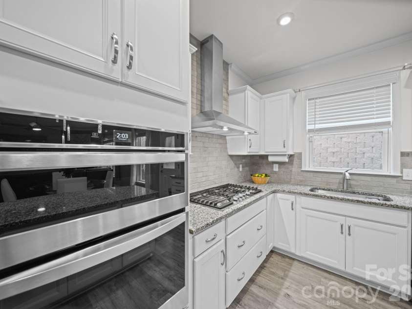 7107 Brookline Place, Huntersville, NC 28078.  MLS# CAR4413327, YatesRealty ID 33387. 