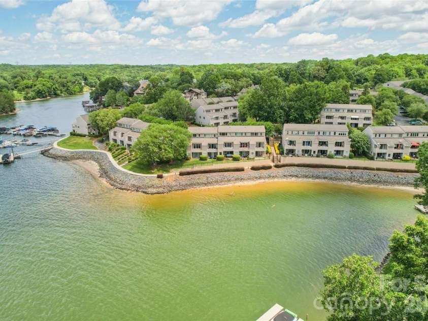 14039 Queens Harbor Road, Charlotte, NC 28278.  MLS# CAR4393361, YatesRealty ID 33388. 