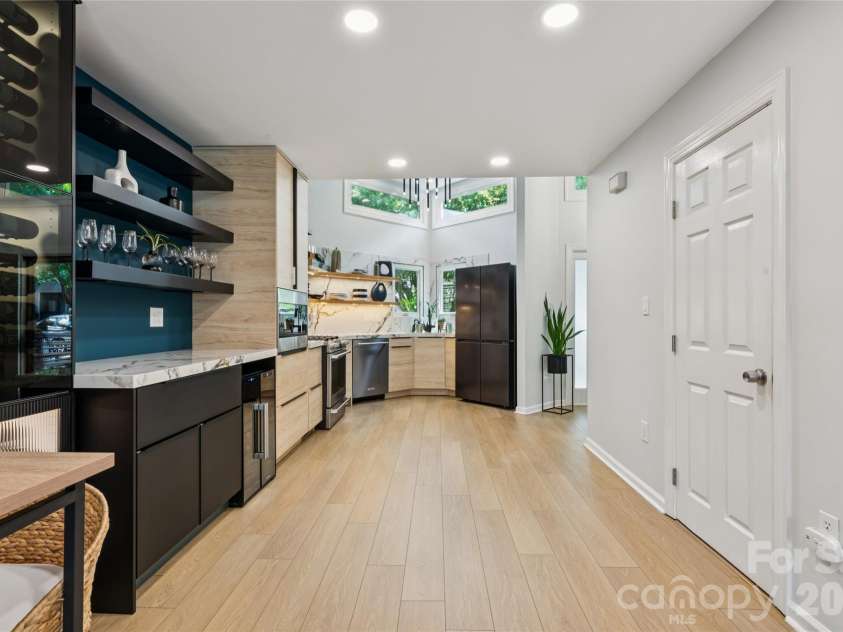 14039 Queens Harbor Road, Charlotte, NC 28278.  MLS# CAR4393361, YatesRealty ID 33388. 