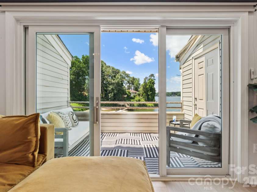 14039 Queens Harbor Road, Charlotte, NC 28278.  MLS# CAR4393361, YatesRealty ID 33388. 