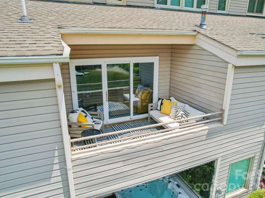 14039 Queens Harbor Road, Charlotte, NC 28278.  MLS# CAR4393361, YatesRealty ID 33388. 