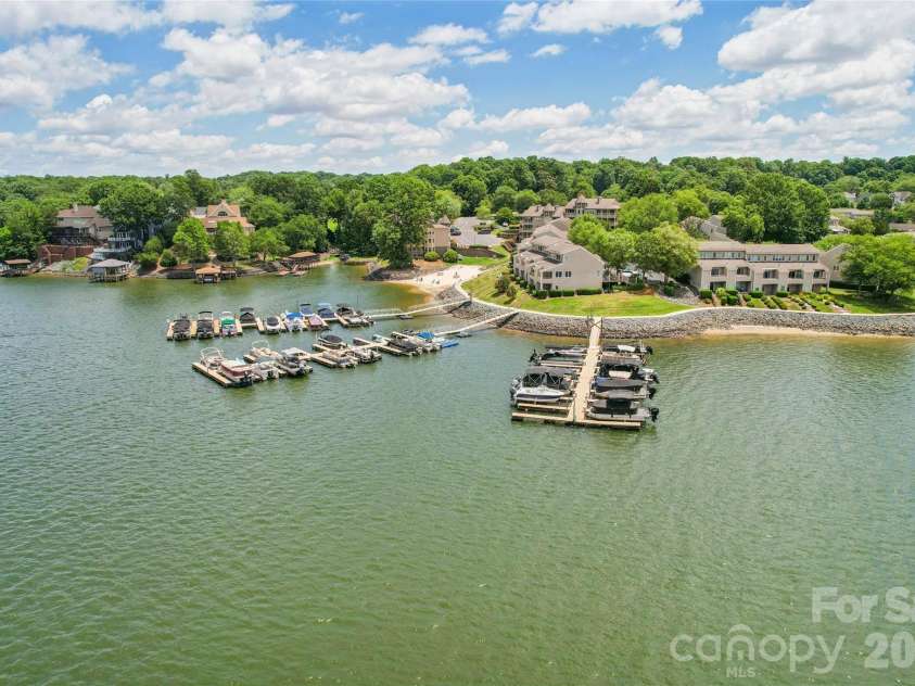 14039 Queens Harbor Road, Charlotte, NC 28278.  MLS# CAR4393361, YatesRealty ID 33388. 