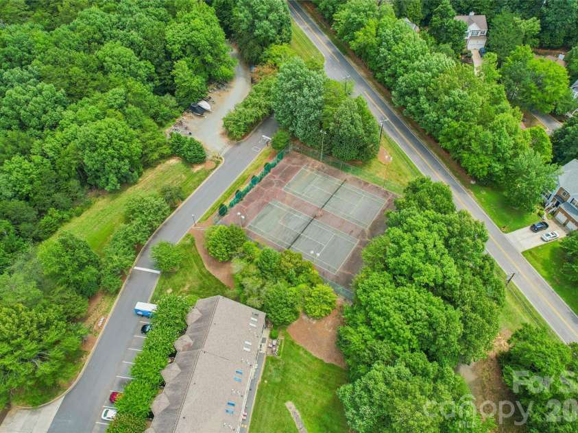 14039 Queens Harbor Road, Charlotte, NC 28278.  MLS# CAR4393361, YatesRealty ID 33388. 
