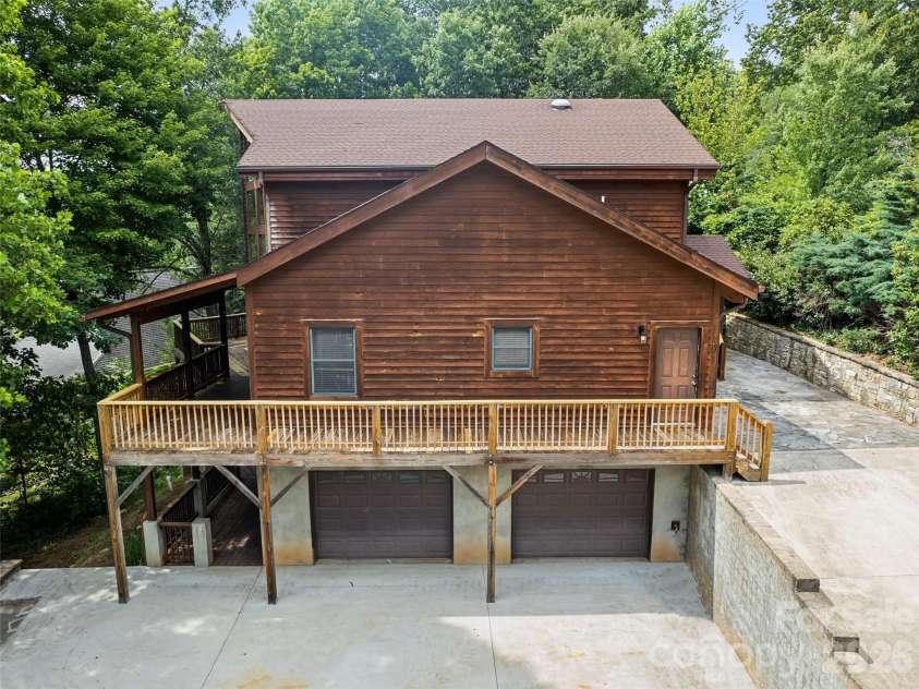 20 Sarah Court, Lake Junaluska, NC 28745.  MLS# CAR4394517, YatesRealty ID 33389. 