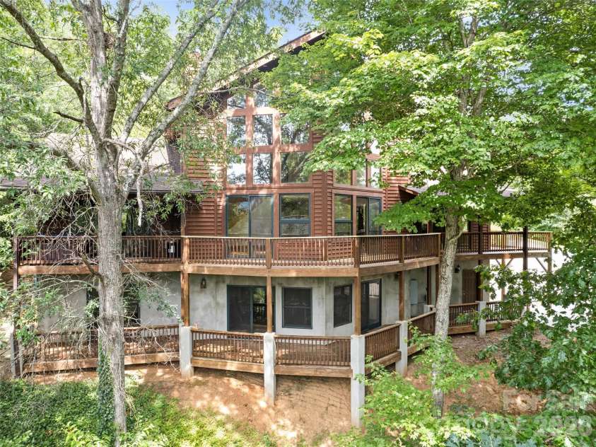 20 Sarah Court, Lake Junaluska, NC 28745.  MLS# CAR4394517, YatesRealty ID 33389. 