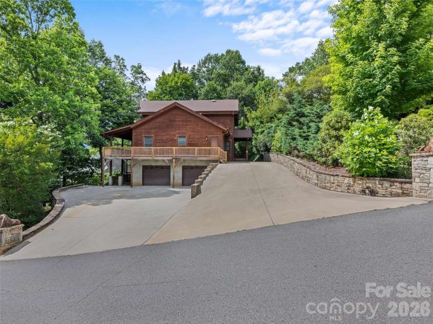 20 Sarah Court, Lake Junaluska, NC 28745.  MLS# CAR4394517, YatesRealty ID 33389. 