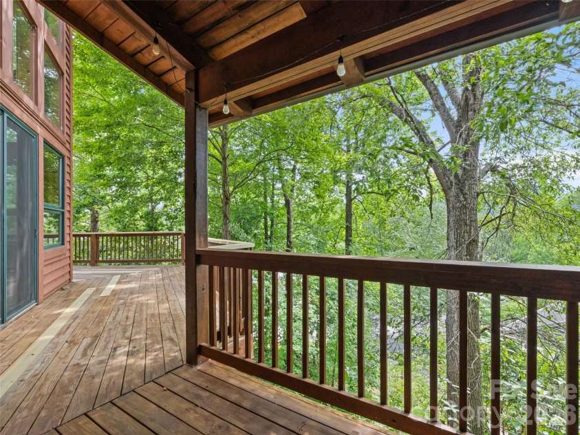 20 Sarah Court, Lake Junaluska, NC 28745.  MLS# CAR4394517, YatesRealty ID 33389. 