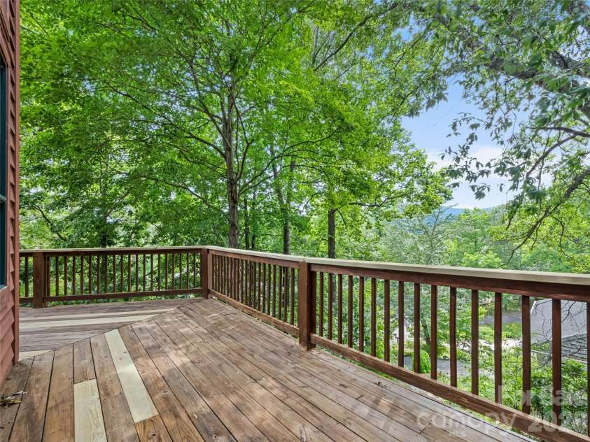 20 Sarah Court, Lake Junaluska, NC 28745.  MLS# CAR4394517, YatesRealty ID 33389. 