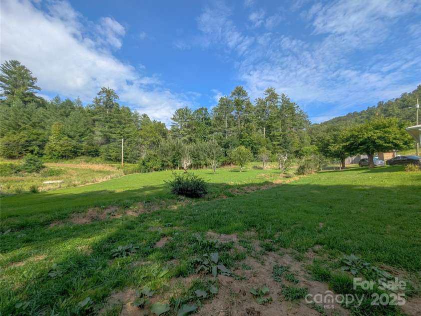 540 Pound Mill Branch Road, Burnsville, NC 28714.  MLS# CAR4289450, YatesRealty ID 33389. 