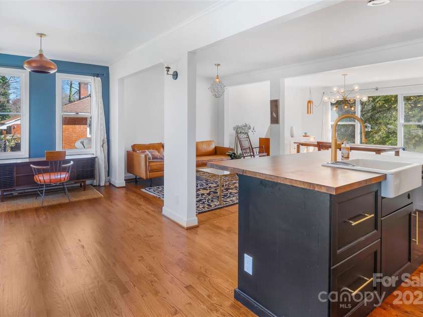 1628 Shannonhouse Drive, Charlotte, NC 28215.  MLS# CAR4161458, YatesRealty ID 3339. 