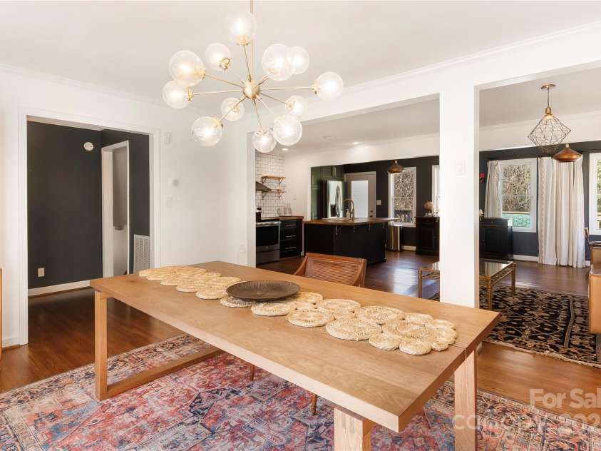 1628 Shannonhouse Drive, Charlotte, NC 28215.  MLS# CAR4161458, YatesRealty ID 3339. 