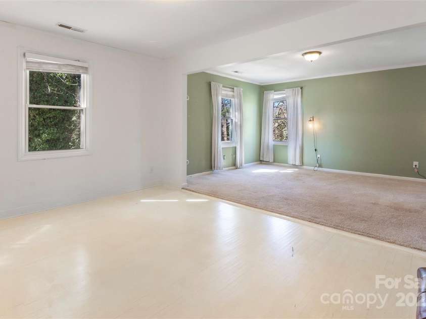 1628 Shannonhouse Drive, Charlotte, NC 28215.  MLS# CAR4161458, YatesRealty ID 3339. 