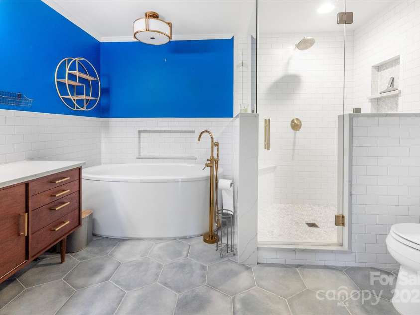 1628 Shannonhouse Drive, Charlotte, NC 28215.  MLS# CAR4161458, YatesRealty ID 3339. 