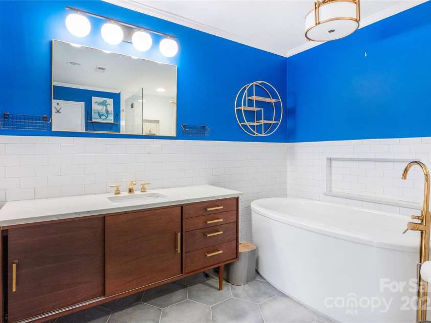 1628 Shannonhouse Drive, Charlotte, NC 28215.  MLS# CAR4161458, YatesRealty ID 3339. 